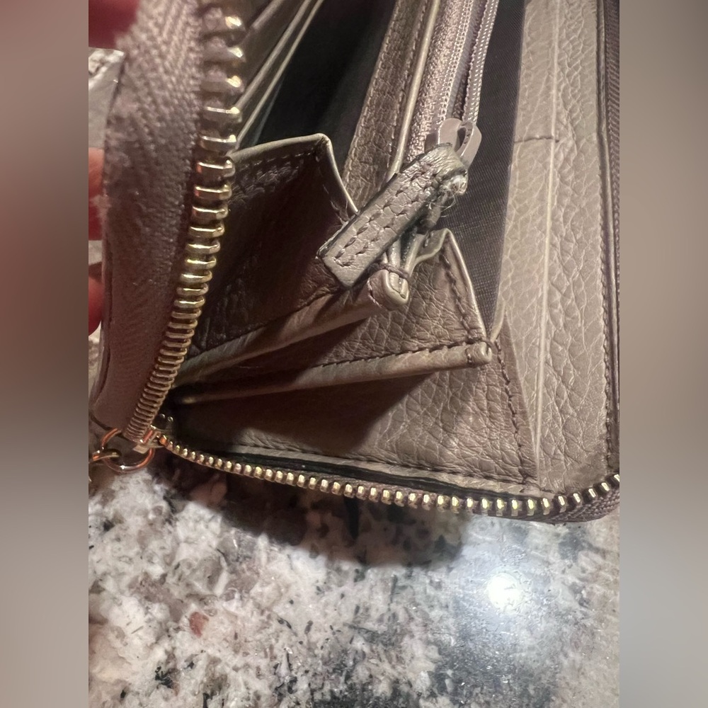 Gucci Soho Zippy Long Wallet - Picture 11 of 14